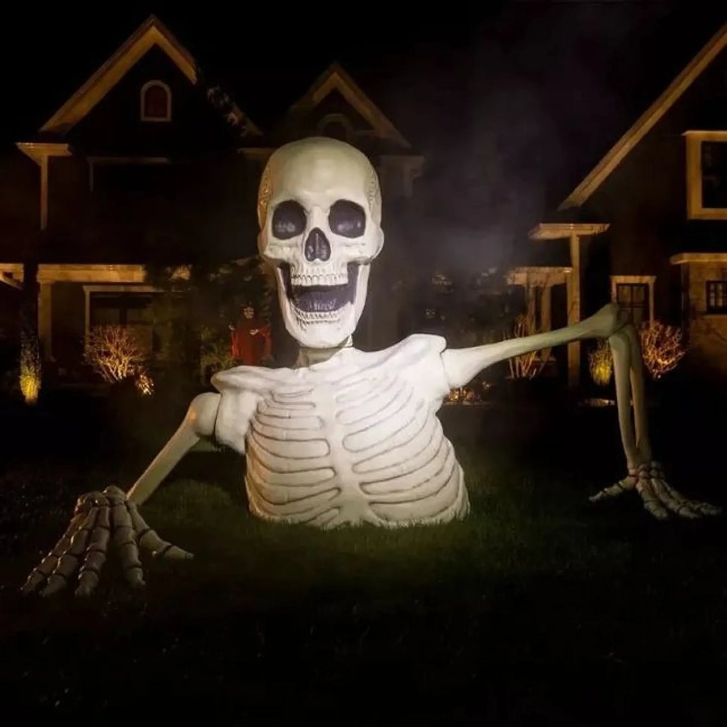 👻🎃Halloween Pre-sale 50% OFF🔥+FREESHIPPING🔥–Towering Skeleton with LED Eyes & Haunting Sounds 👻