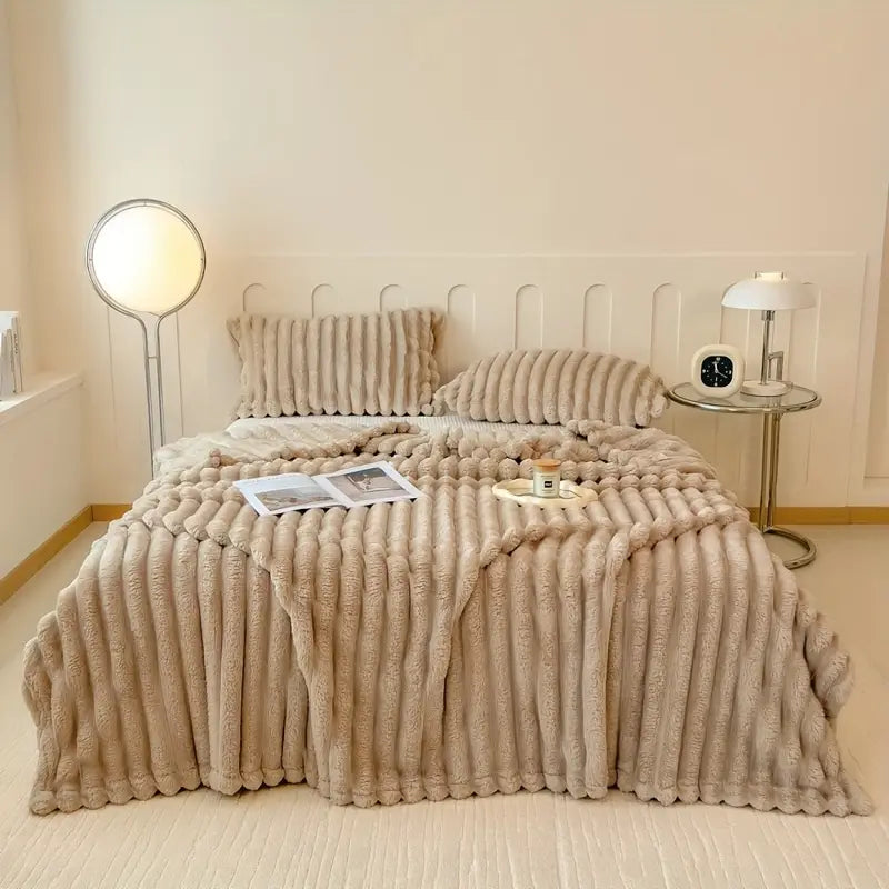 🔥2025 HOT SALE-49% OFF🔥+🔥FREESHIPPING🔥 Popular thickened rabbit plush nap blanket, flannel milk velvet cover blanket