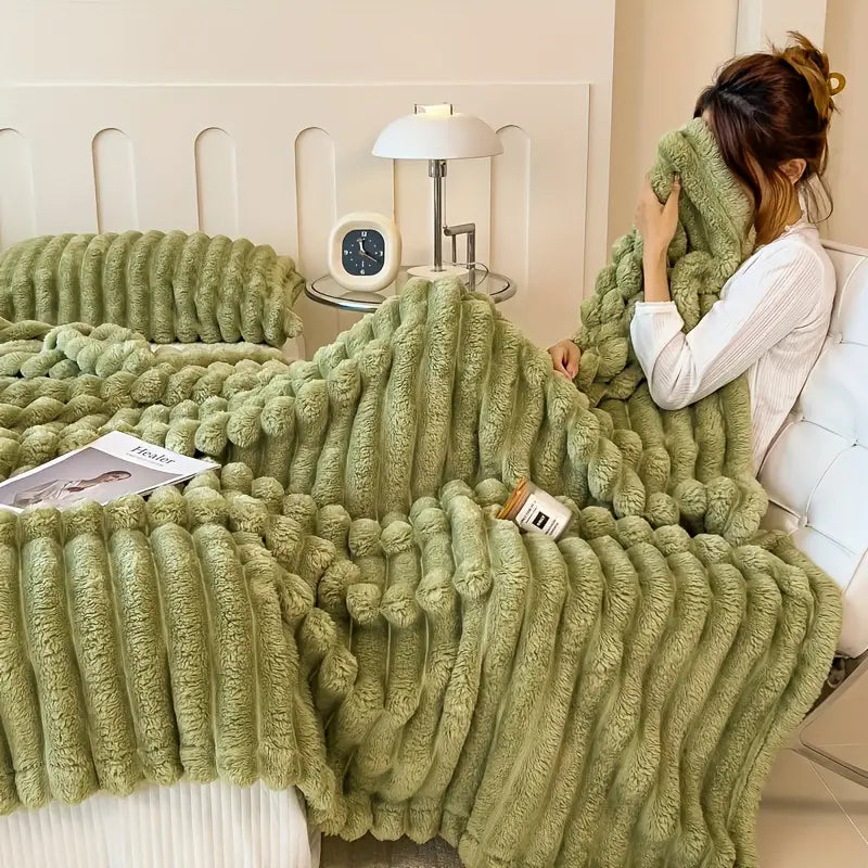 🔥2025 HOT SALE-49% OFF🔥+🔥FREESHIPPING🔥 Popular thickened rabbit plush nap blanket, flannel milk velvet cover blanket